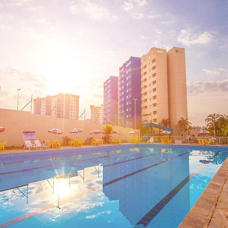 Апартаменты Golden Dolphin Express - Viva Ferias Калдас-Новас Экстерьер фото